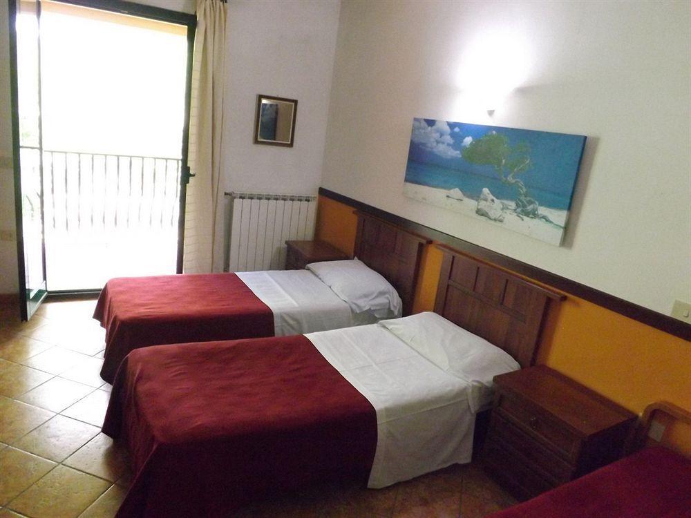 Hotel Antico Residence Roma Monterosi Экстерьер фото